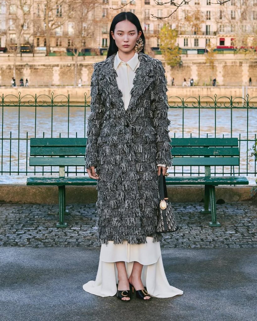 Jonathan Anderson Ridefinisce l'Eleganza Dior: La Collezione Pre-Fall 2026 Che Sta Conquistando il Mondo della Moda 1 Jonathan Anderson Ridefinisce l'Eleganza Dior: La Collezione Pre-Fall 2026 Che Sta Conquistando il Mondo della Moda