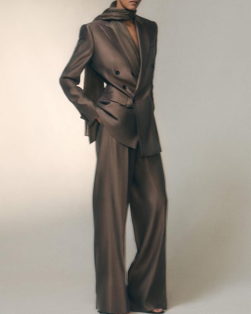 Ralph Lauren Pre-Fall 2026: Quando l'Eleganza Incontra l'Innovazione 3 Ralph Lauren Pre-Fall 2026: Quando l'Eleganza Incontra l'Innovazione