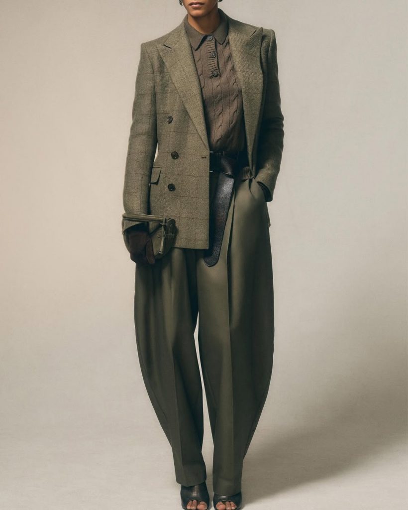 Ralph Lauren Pre-Fall 2026: Quando l'Eleganza Incontra l'Innovazione 2 Ralph Lauren Pre-Fall 2026: Quando l'Eleganza Incontra l'Innovazione