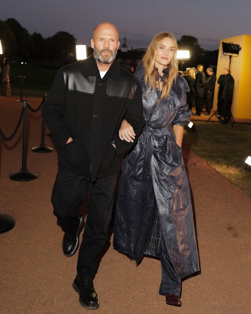 Il trench in pelle è il nuovo outerwear statement