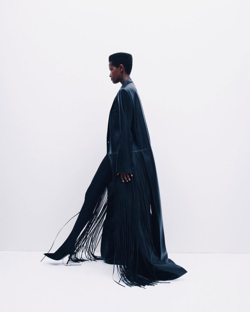 Il trench in pelle è il nuovo outerwear statement