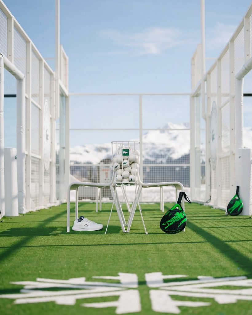 Lacoste Porta il Padel sulle Vette: Due Campi Esclusivi a Courchevel 3 Lacoste Porta il Padel sulle Vette: Due Campi Esclusivi a Courchevel