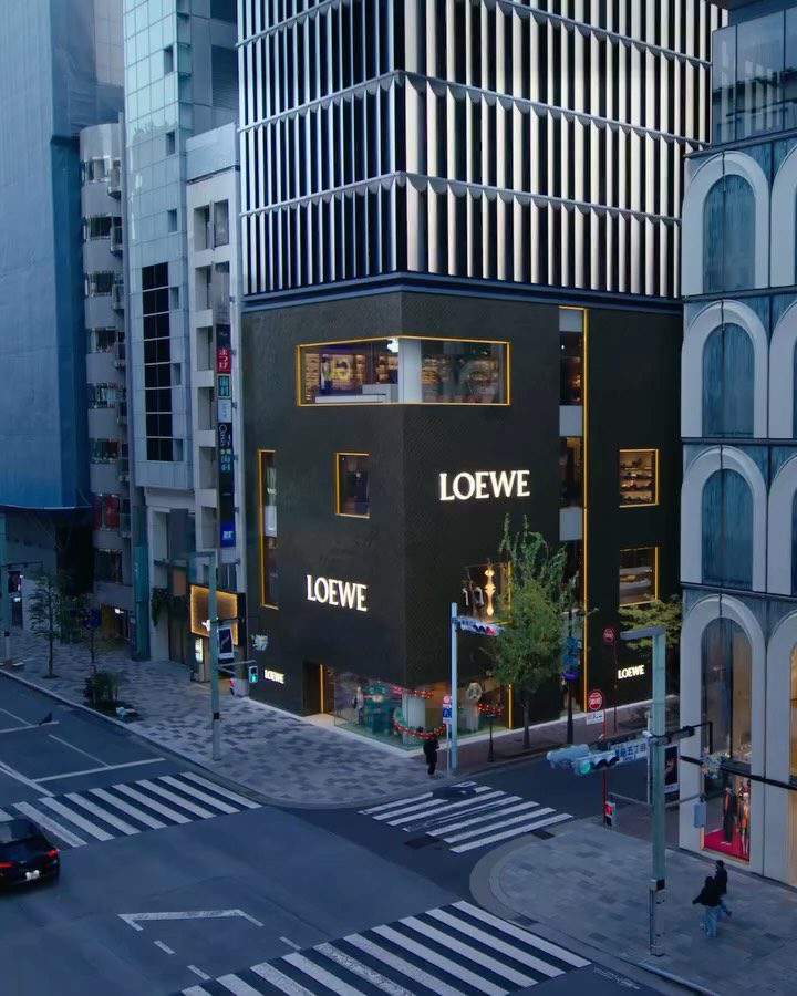 Casa Loewe Tokyo: Un Tempio del Lusso nel Cuore di Ginza 2 Casa Loewe Tokyo: Un Tempio del Lusso nel Cuore di Ginza