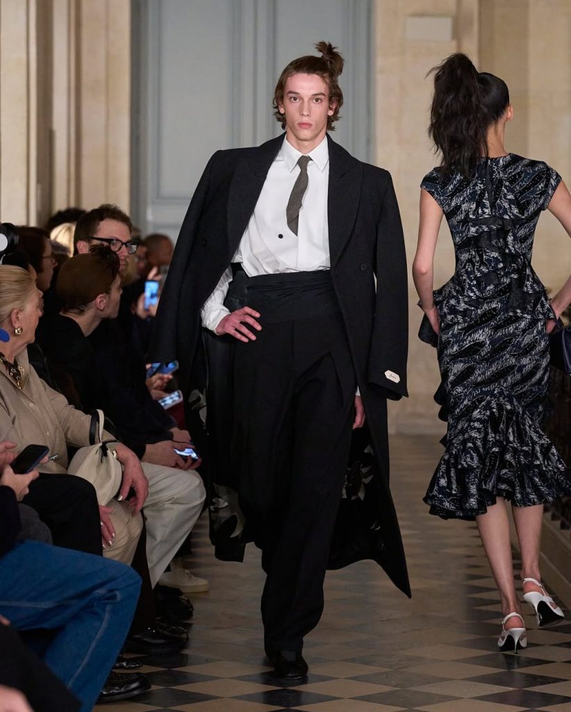 Quando la moda diventa luce: Jacquemus presenta “Le Palmier”