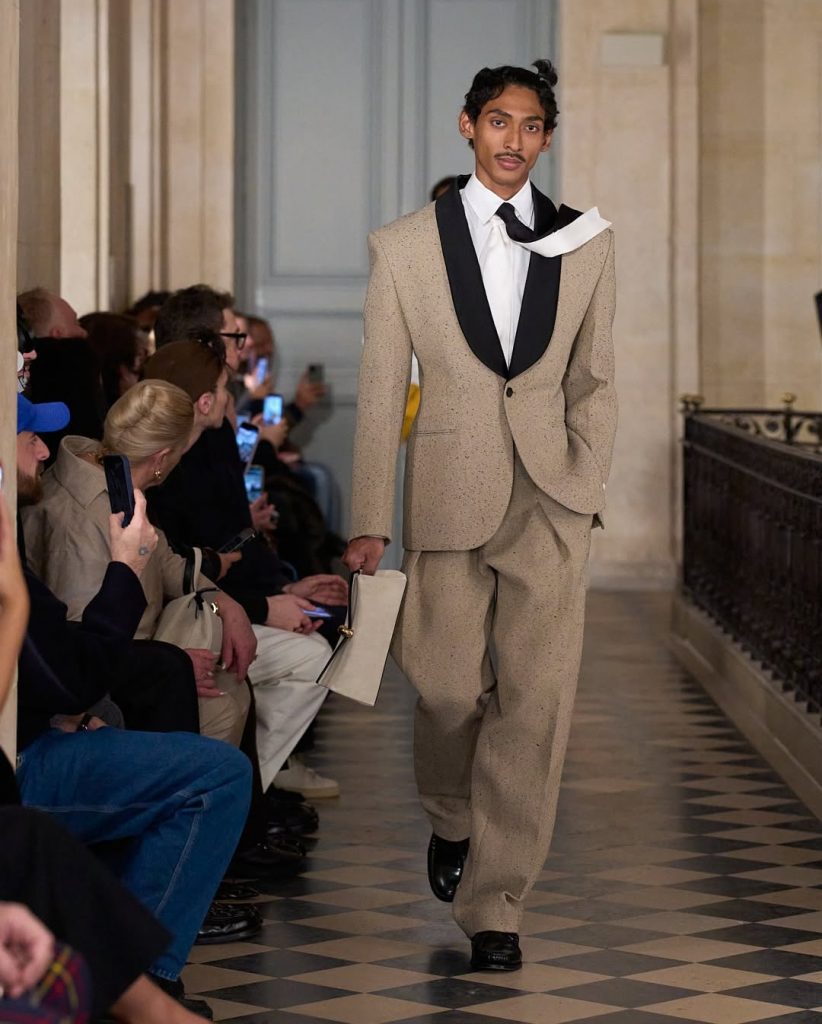 Quando la moda diventa luce: Jacquemus presenta “Le Palmier”