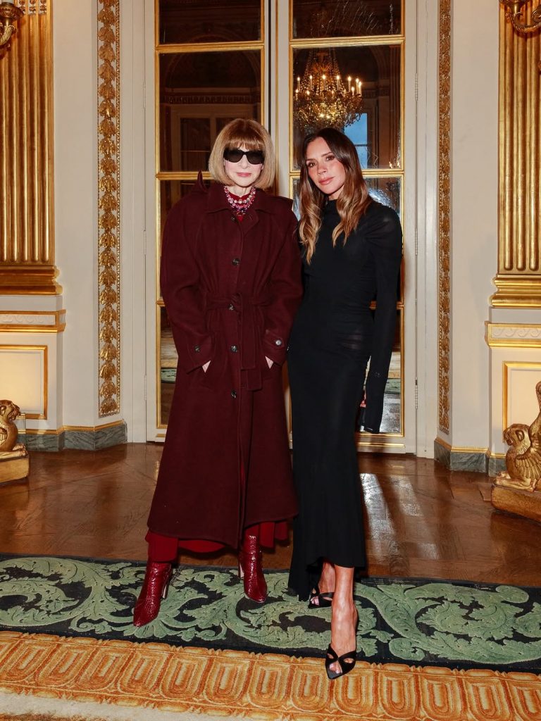 Victoria Beckham Insignita del Prestigioso Titolo Francese: Un Riconoscimento all'Arte della Moda