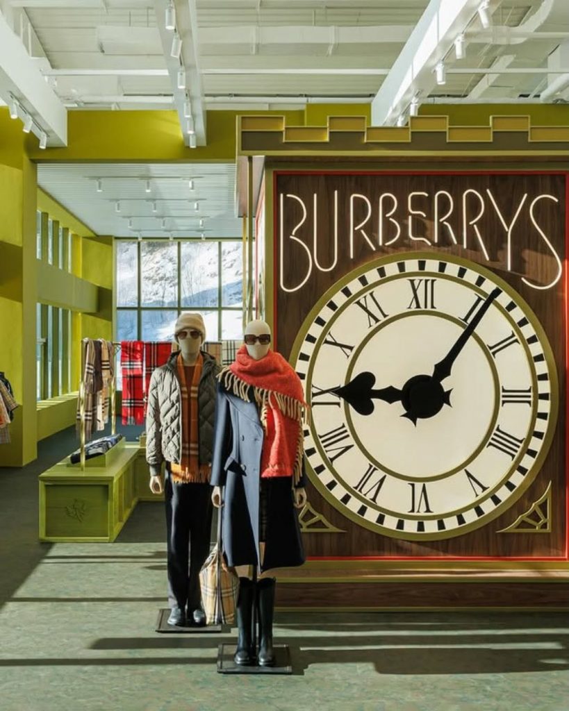 Burberry apre il suo pop-up alpino più spettacolare 2 Burberry apre il suo pop-up alpino più spettacolare