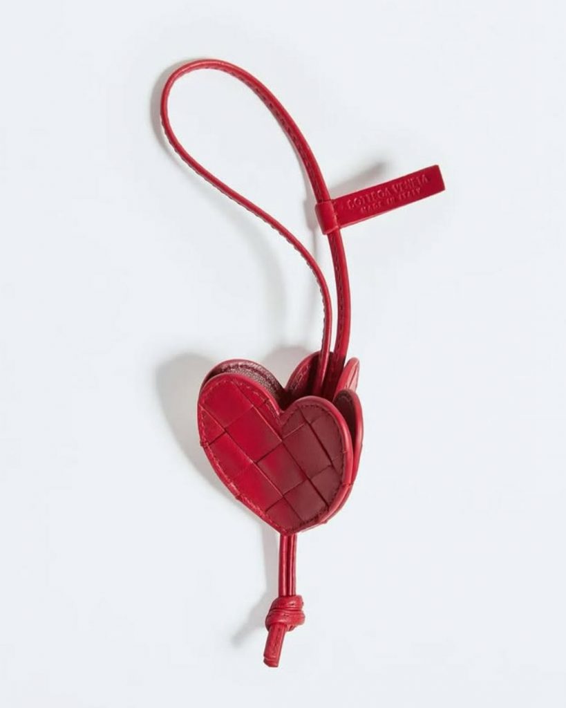 L'Amore Silenzioso di Bottega Veneta: Quando il Cuore Incontra l'Intrecciato 4 L'Amore Silenzioso di Bottega Veneta: Quando il Cuore Incontra l'Intrecciato