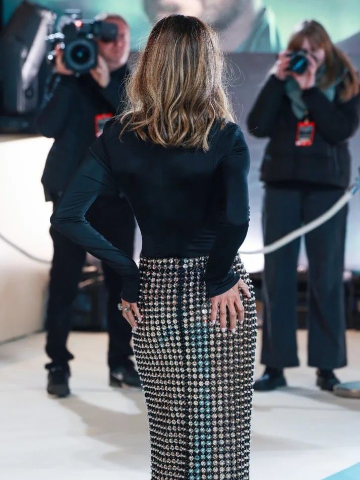 Halle Berry riscrive le regole dell’hair style con il suo nuovo haircut 2 Halle Berry riscrive le regole dell’hair style con il suo nuovo haircut