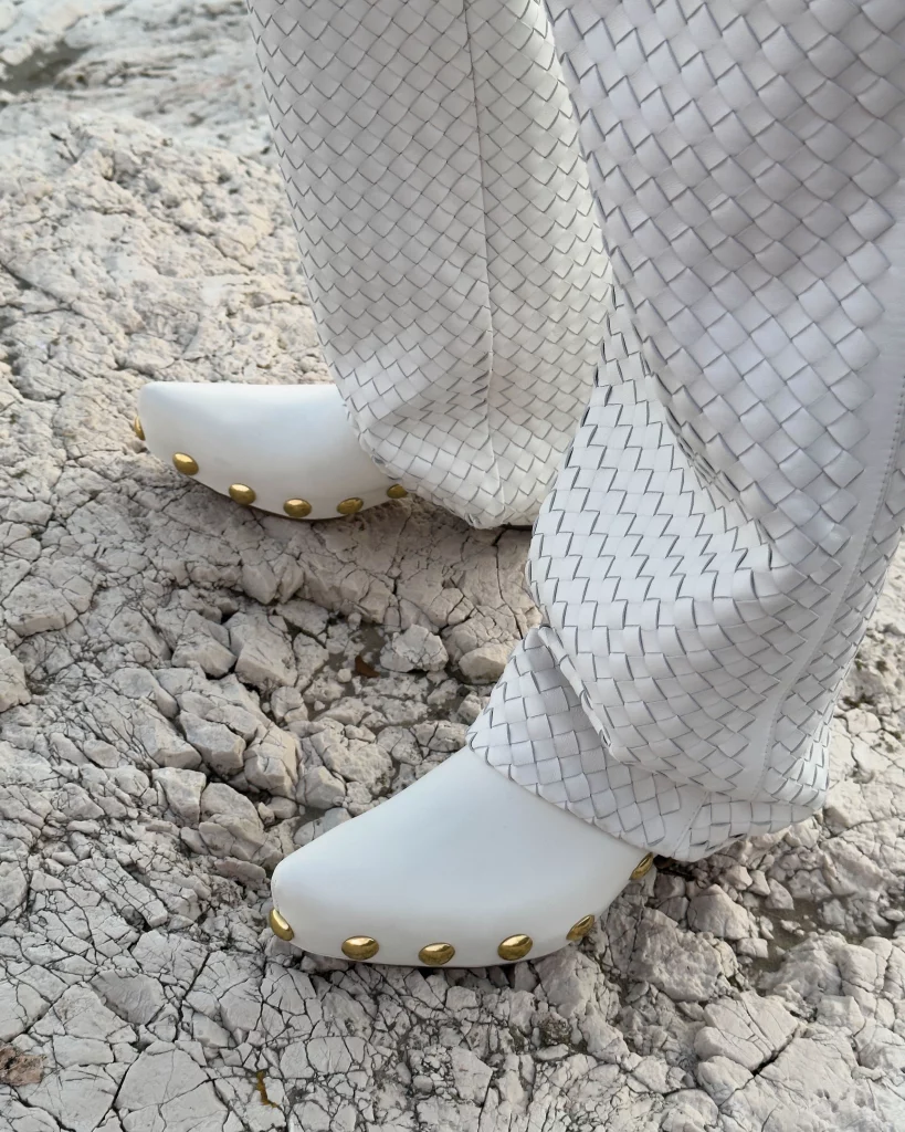 Bottega Veneta Estate 2026, Venezia diventa immagine nello sguardo di Juergen Teller 2 Bottega Veneta Estate 2026, Venezia diventa immagine nello sguardo di Juergen Teller