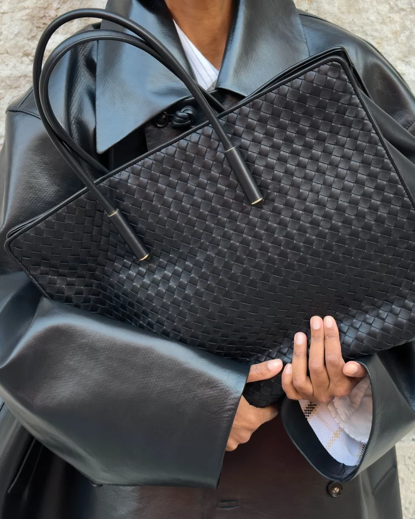 Bottega Veneta Estate 2026, Venezia diventa immagine nello sguardo di Juergen Teller 3 Bottega Veneta Estate 2026, Venezia diventa immagine nello sguardo di Juergen Teller