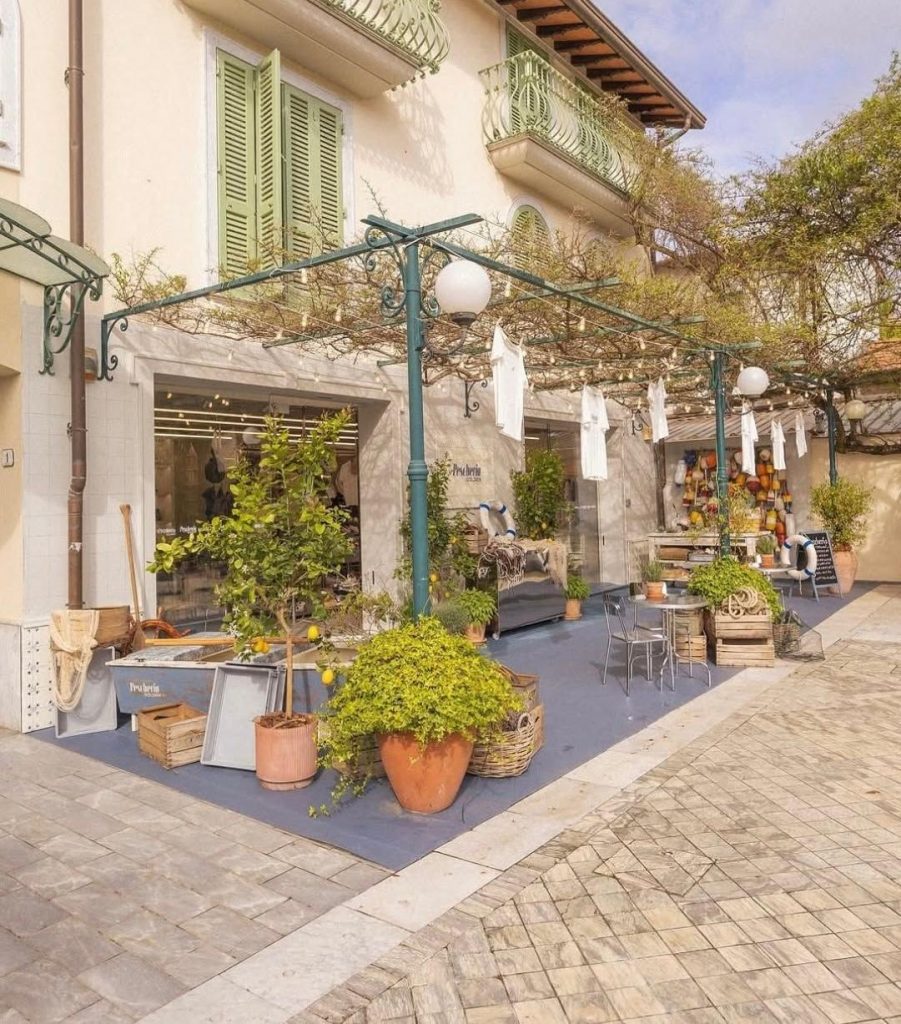 A Forte dei Marmi apre La Pescheria Golden: il nuovo indirizzo firmato Golden Goose
