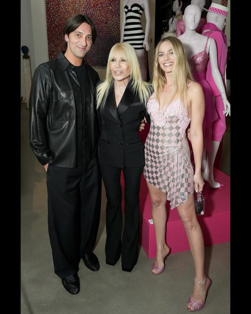 Meet Andrew Mukamal: lo stylist che definisce l’era di Margot Robbie