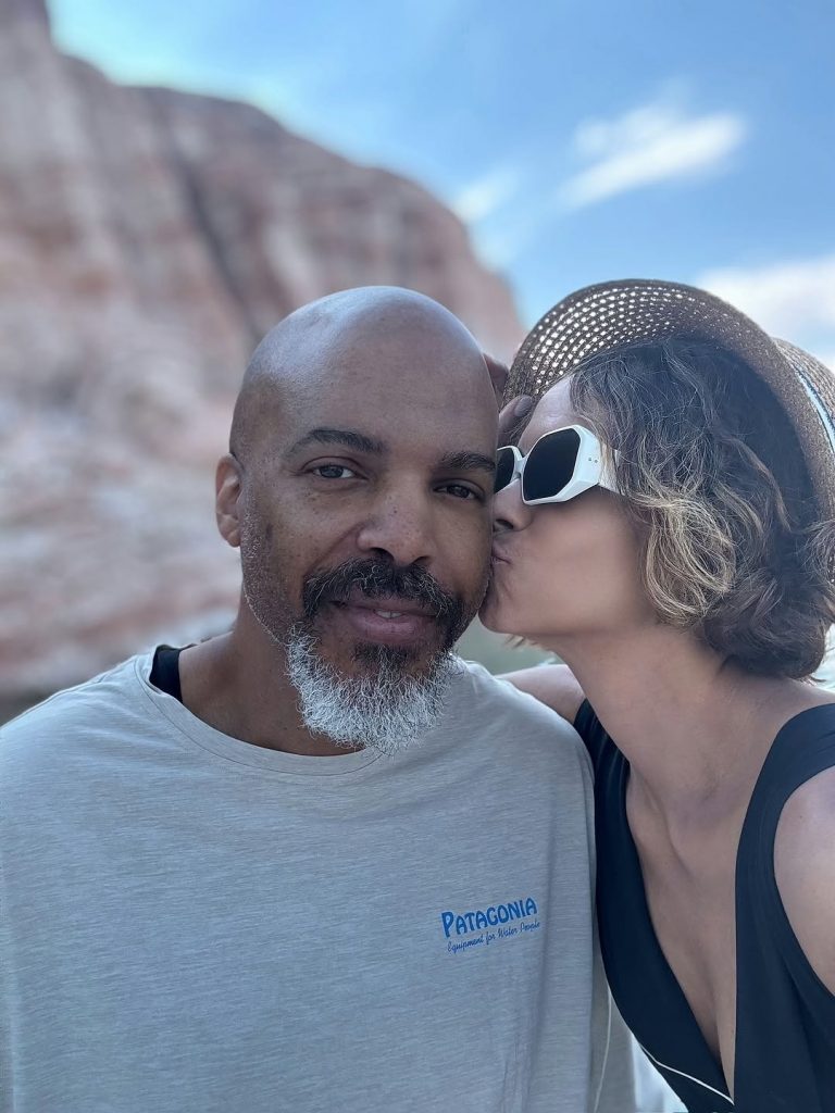 Halle Berry dice sì: fidanzata con il musicista Van Hunt dopo cinque anni d’amore 1 Halle Berry dice sì: fidanzata con il musicista Van Hunt dopo cinque anni d’amore