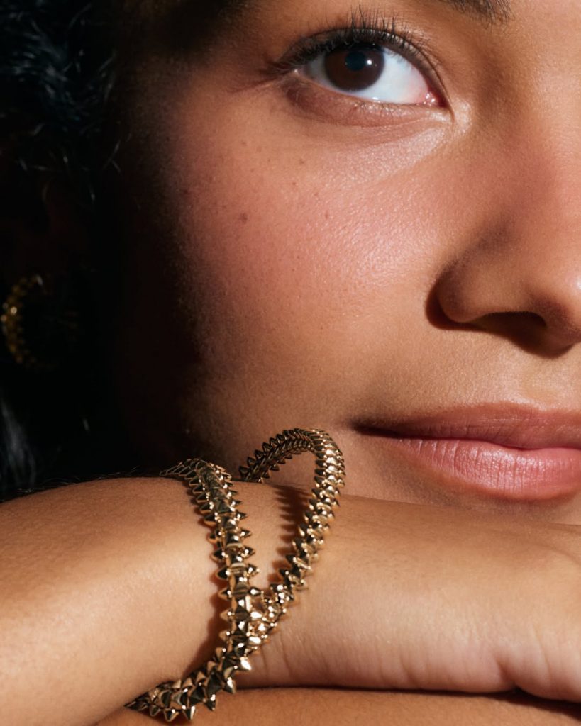 Olivia Dean Diventa il Nuovo Volto di Cartier: Una Partnership che Celebra l'Eleganza Contemporanea 2 Olivia Dean Diventa il Nuovo Volto di Cartier: Una Partnership che Celebra l'Eleganza Contemporanea