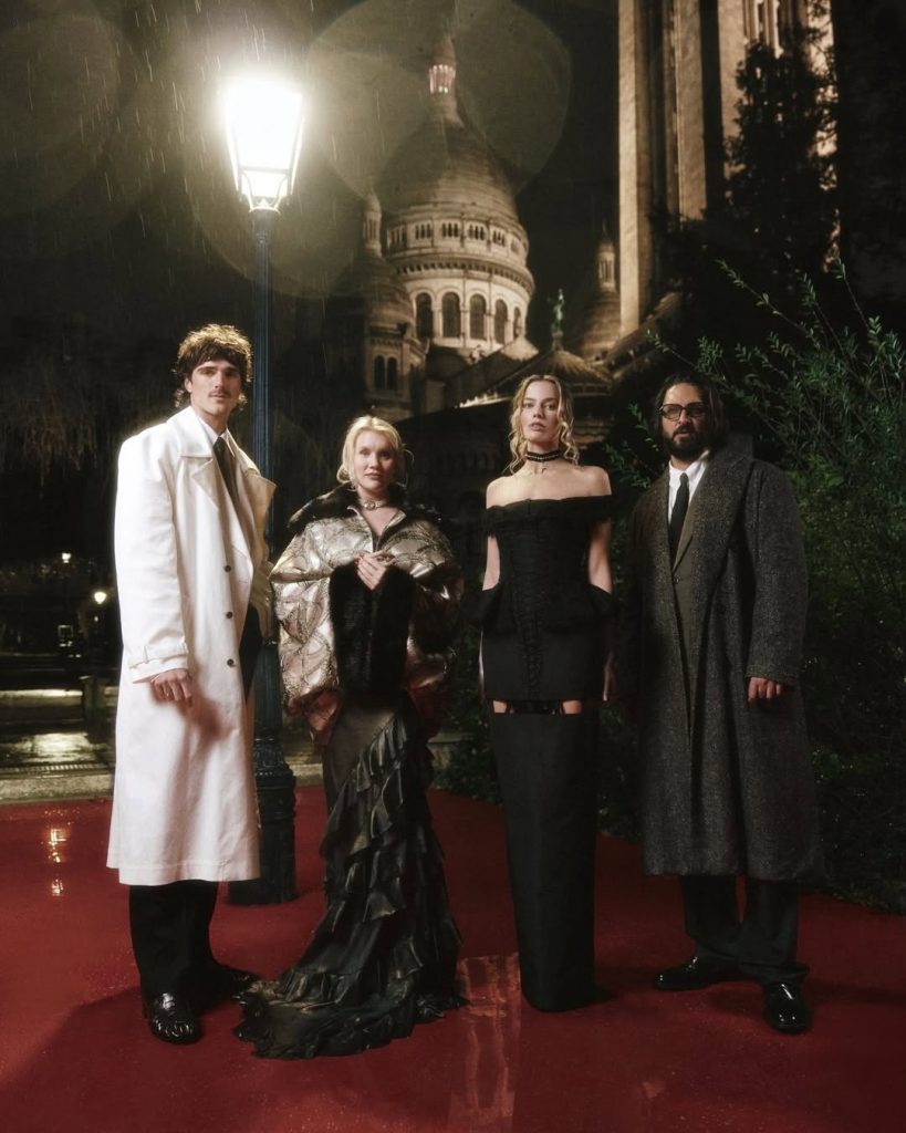 Jacob Elordi e Margot Robbie Incantano Parigi: Eleganza Stellare per la Première di Wuthering Heights 1 Jacob Elordi e Margot Robbie Incantano Parigi: Eleganza Stellare per la Première di Wuthering Heights