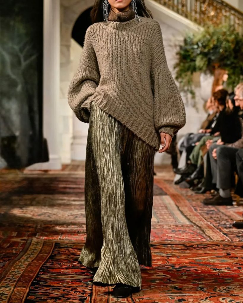 Ralph Lauren presenta la FW25 Donna: eleganza senza tempo, visione contemporanea 1 Ralph Lauren presenta la FW25 Donna: eleganza senza tempo, visione contemporanea