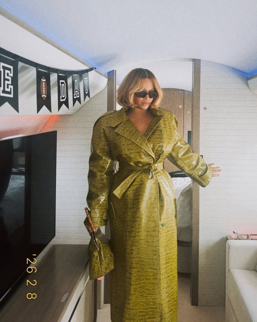 Beyoncé Conquista il Web con il Suo Nuovo Bob Mozzafiato 1 Beyoncé Conquista il Web con il Suo Nuovo Bob Mozzafiato