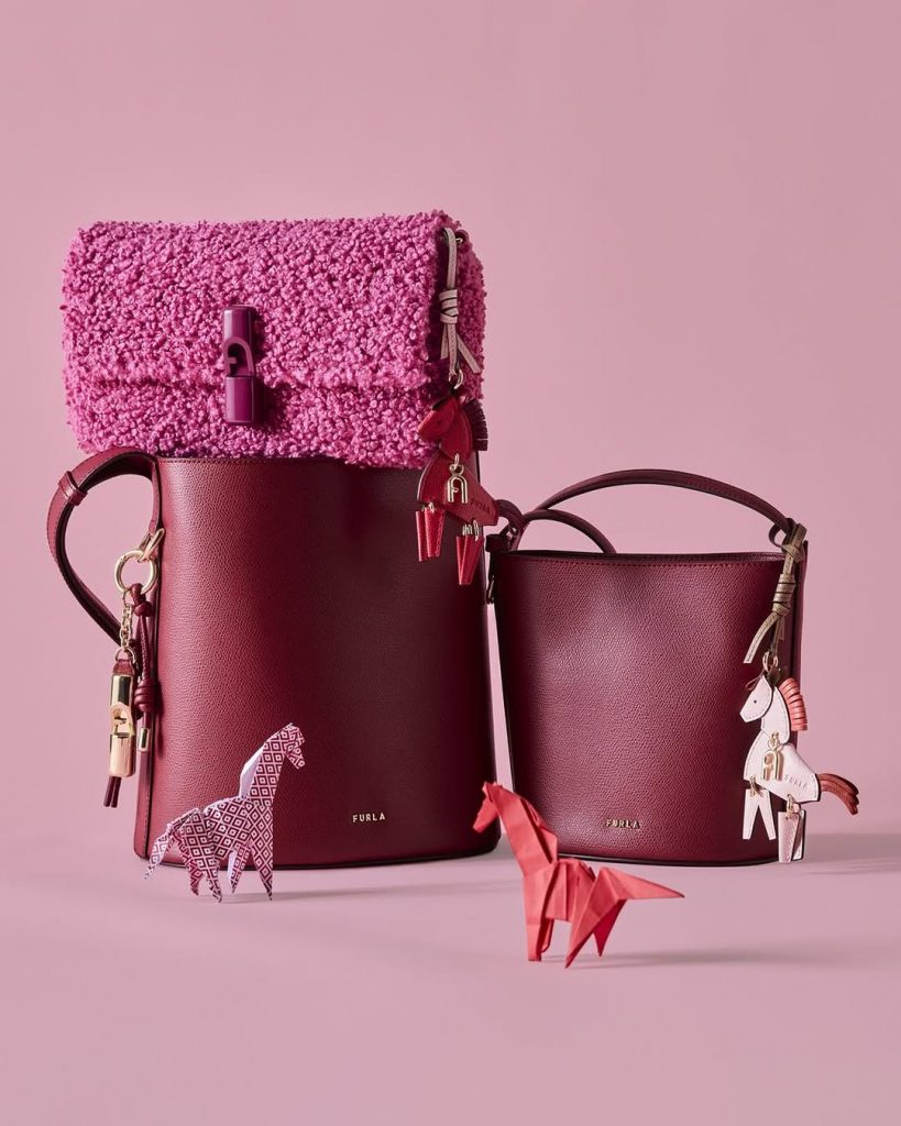 Quando l'Eleganza Italiana Incontra la Tradizione Cinese: La Collezione Furla per l'Anno del Cavallo 3 Quando l'Eleganza Italiana Incontra la Tradizione Cinese: La Collezione Furla per l'Anno del Cavallo