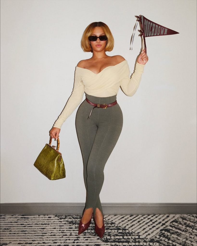 Beyoncé Conquista il Web con il Suo Nuovo Bob Mozzafiato 2 Beyoncé Conquista il Web con il Suo Nuovo Bob Mozzafiato
