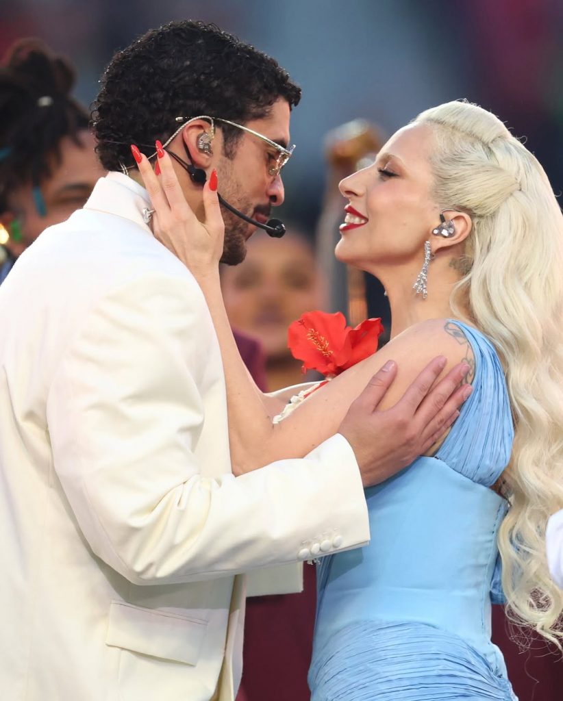 Il Super Bowl secondo Lady Gaga: il look Luar che ha fatto battere i cuori 1 Il Super Bowl secondo Lady Gaga: il look Luar che ha fatto battere i cuori