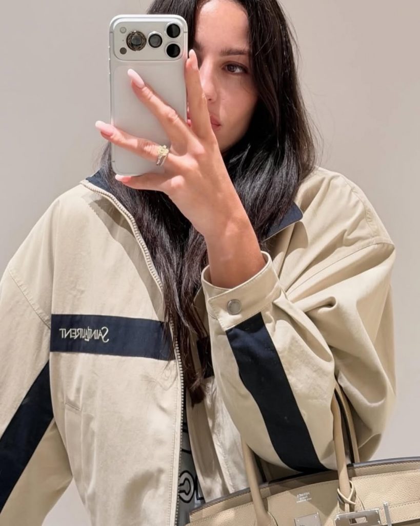 Minimal ma irresistibile: il nuovo must-have firmato Saint Laurent 1 Minimal ma irresistibile: il nuovo must-have firmato Saint Laurent