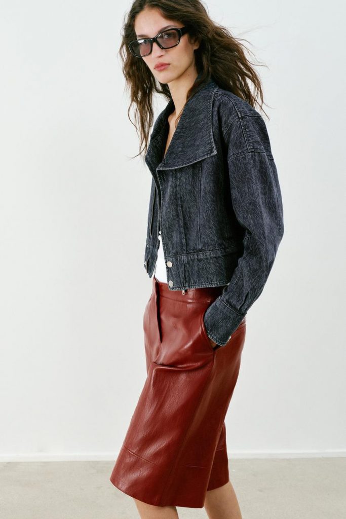 Il giubbotto corto in denim di Zara entra nella nostra wish list 4 Il giubbotto corto in denim di Zara entra nella nostra wish list