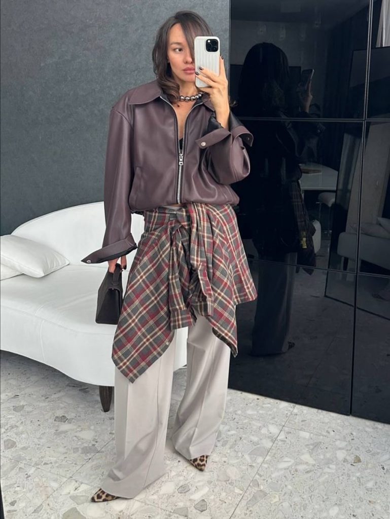La Rivoluzione della Camicia Annodata: Il Nuovo Must-Have per la primavera