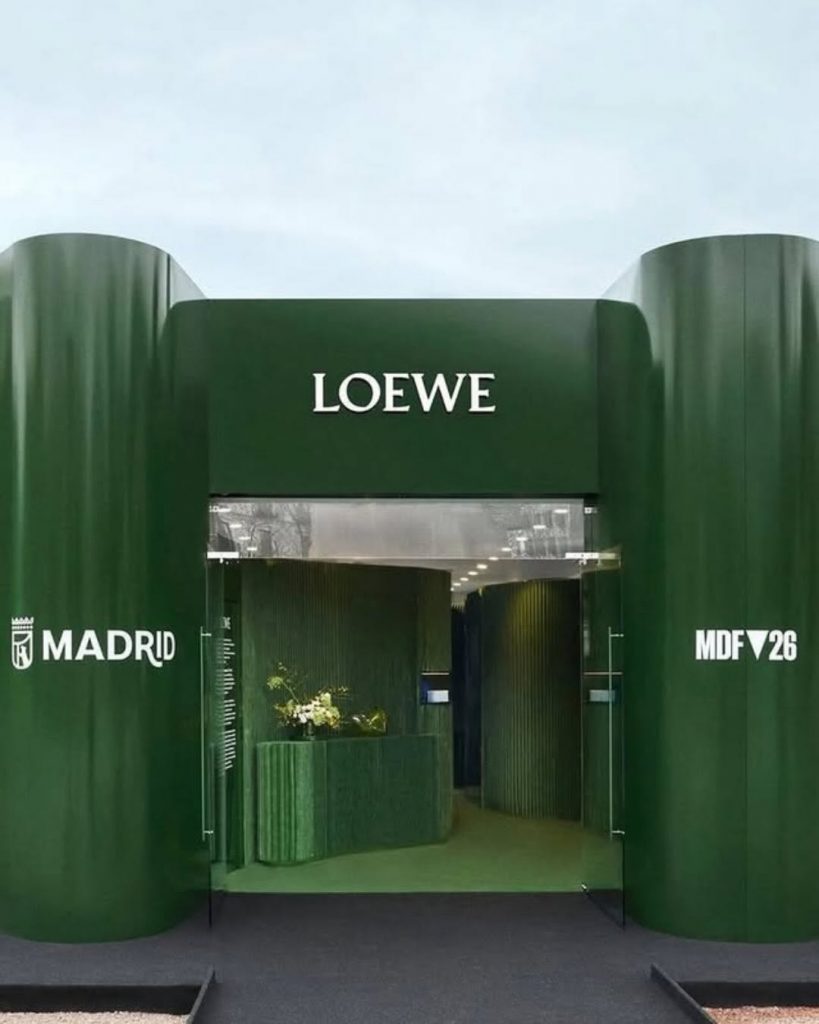 Loewe trasforma il profumo in esperienza immersiva al Madrid Design Festival 2026