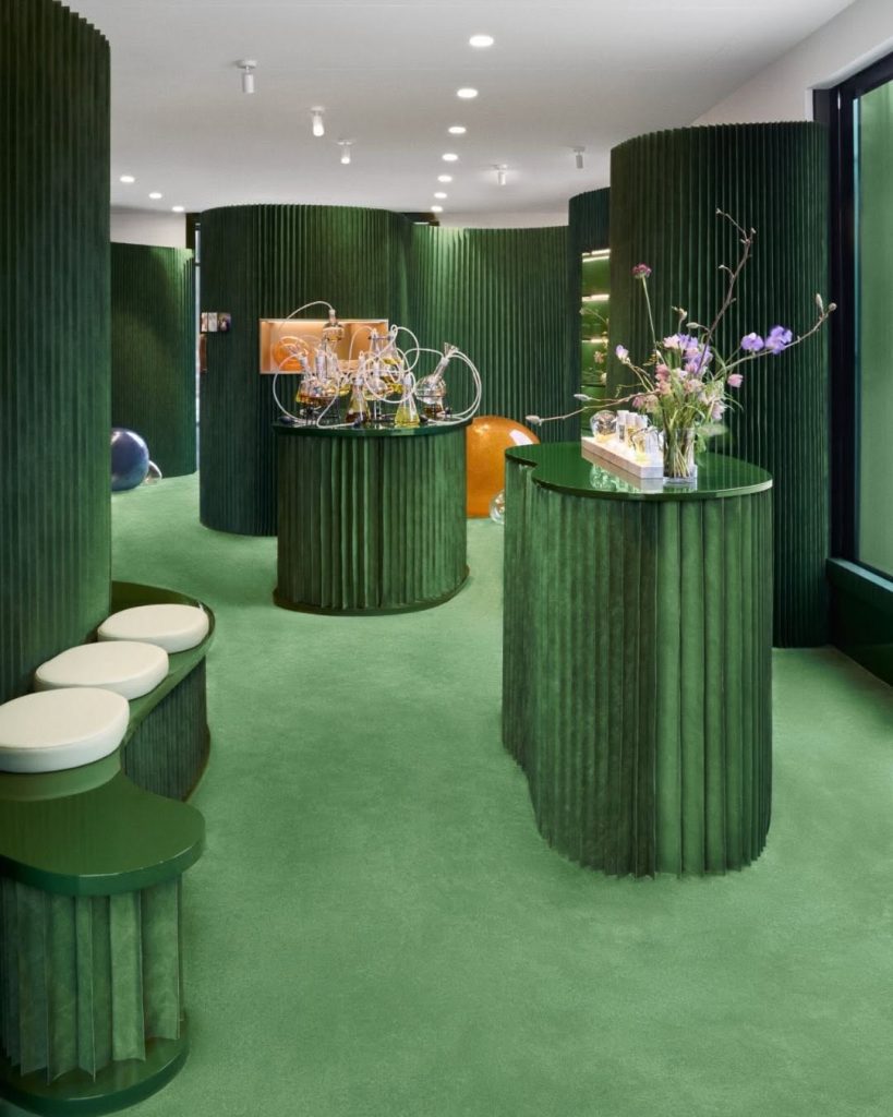 Loewe trasforma il profumo in esperienza immersiva al Madrid Design Festival 2026