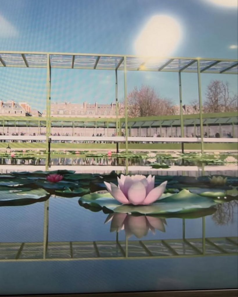 Dior trasforma Parigi in un giardino di vetro: lo show firmato Jonathan Anderson