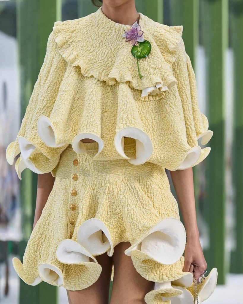 Jonathan Anderson Firma il Suo Debutto Dior con un Accessorio da Sogno