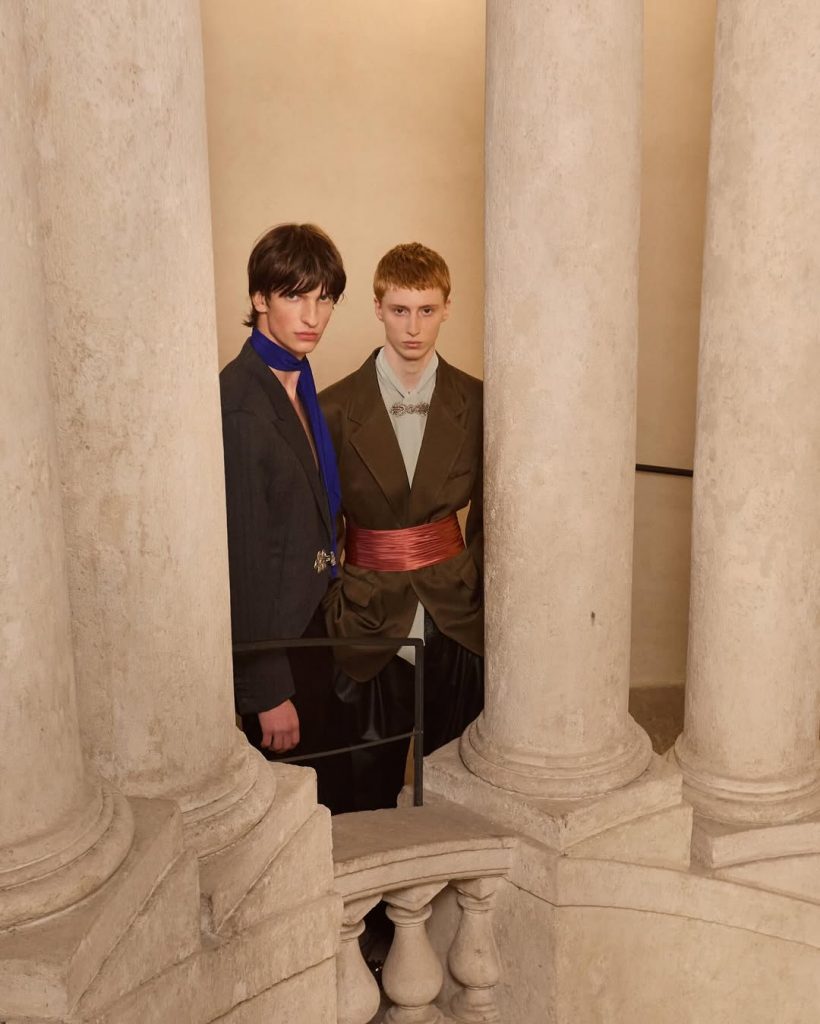 Quando Roma Incontra la Moda: Il Debutto Rivoluzionario di Alessandro Michele per Valentino 4 Quando Roma Incontra la Moda: Il Debutto Rivoluzionario di Alessandro Michele per Valentino
