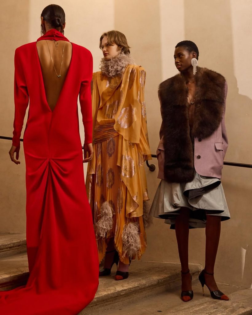 Quando Roma Incontra la Moda: Il Debutto Rivoluzionario di Alessandro Michele per Valentino 1 Quando Roma Incontra la Moda: Il Debutto Rivoluzionario di Alessandro Michele per Valentino