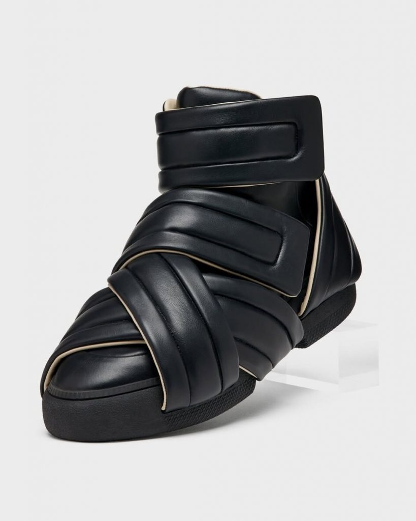 Maison Margiela Ridefinisce il Futuro delle Sneakers con un Capolavoro da 2.400 Dollari 3 Maison Margiela Ridefinisce il Futuro delle Sneakers con un Capolavoro da 2.400 Dollari