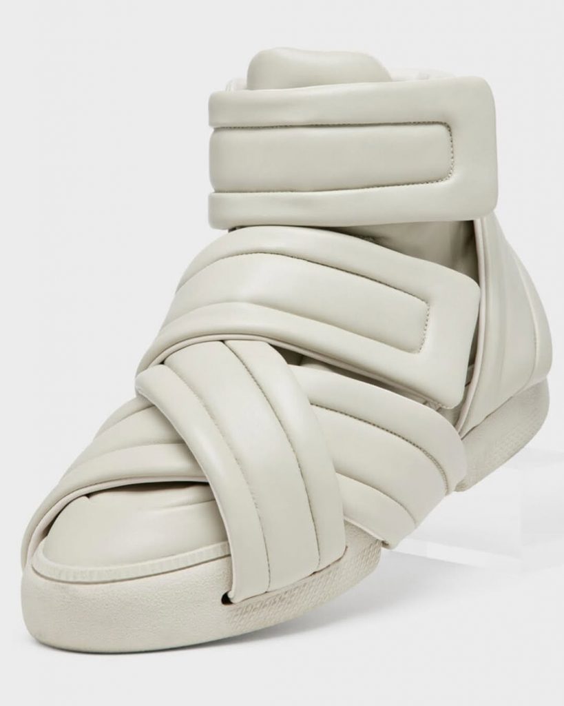 Maison Margiela Ridefinisce il Futuro delle Sneakers con un Capolavoro da 2.400 Dollari 2 Maison Margiela Ridefinisce il Futuro delle Sneakers con un Capolavoro da 2.400 Dollari