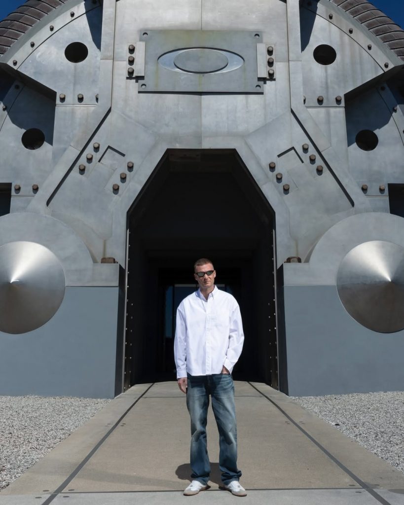 Oakley Entra in una Nuova Era: Matthew M. Williams Nominato Direttore Creativo