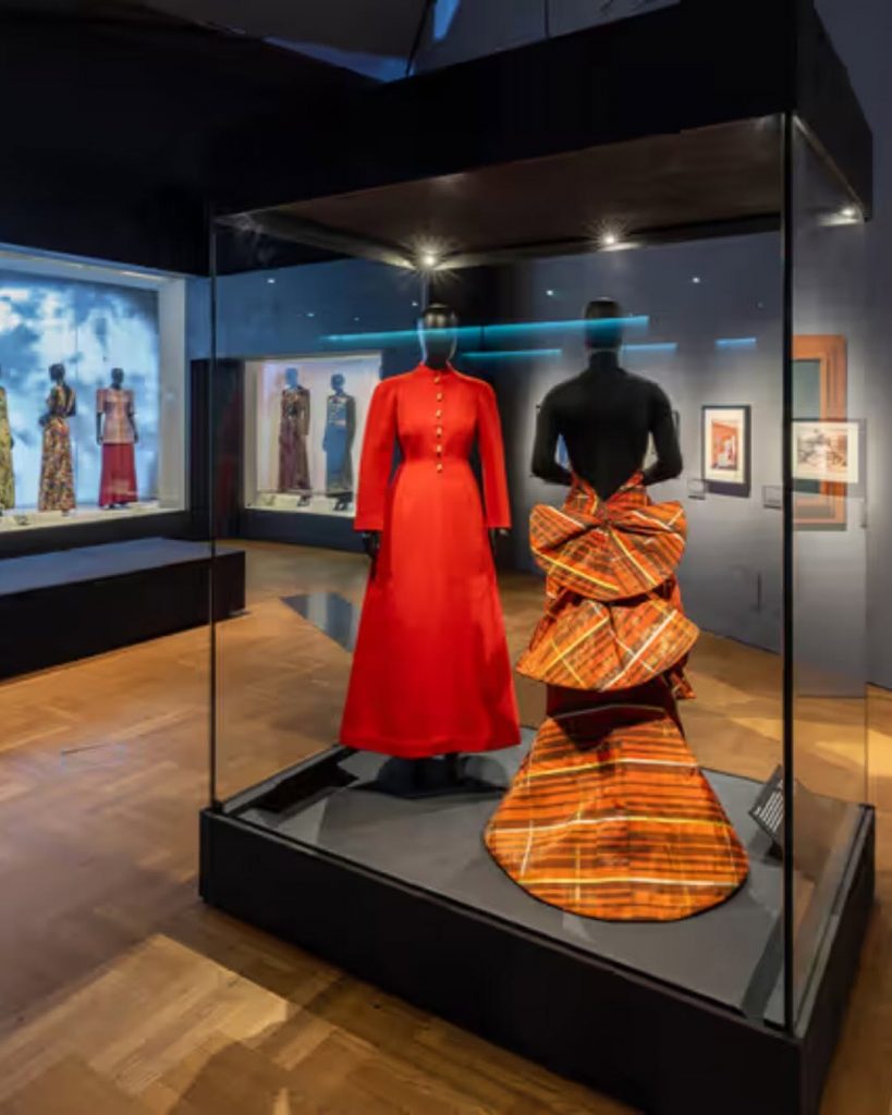 Quando la Moda Diventa Arte: Schiaparelli Conquista Londra