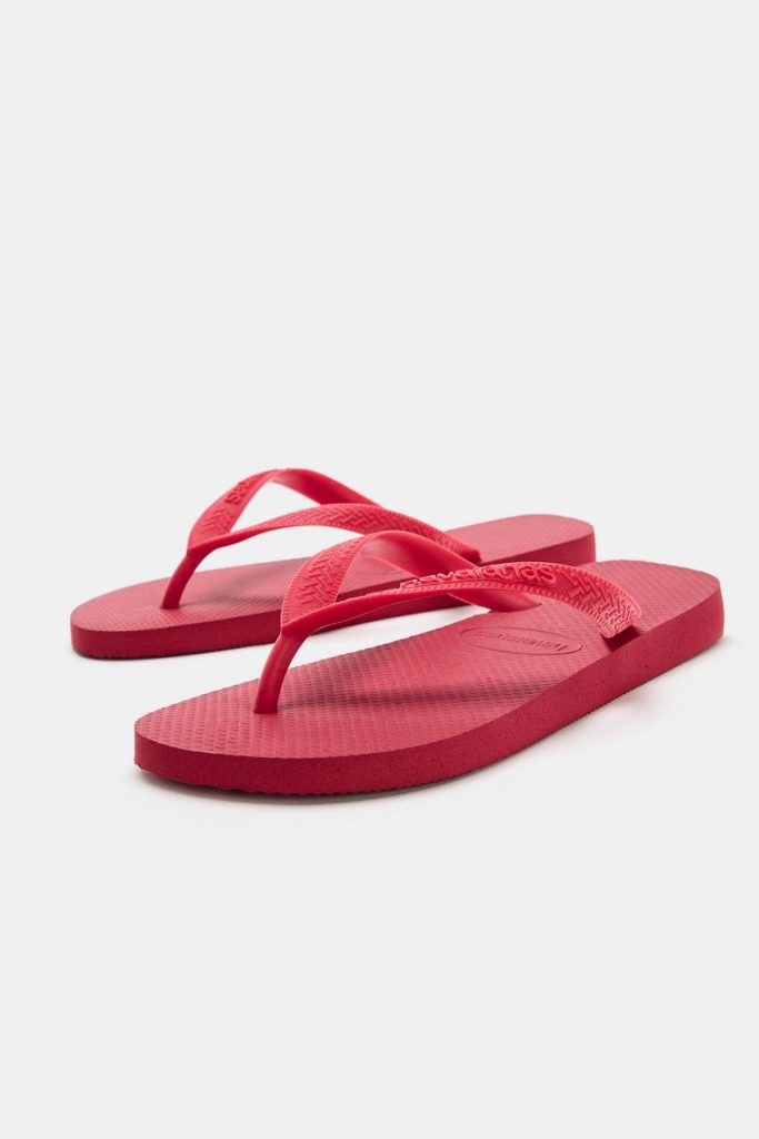 Il Must-Have dell'Estate: Sandali Havaianas x Zara che Ridefiniscono lo Stile Estivo