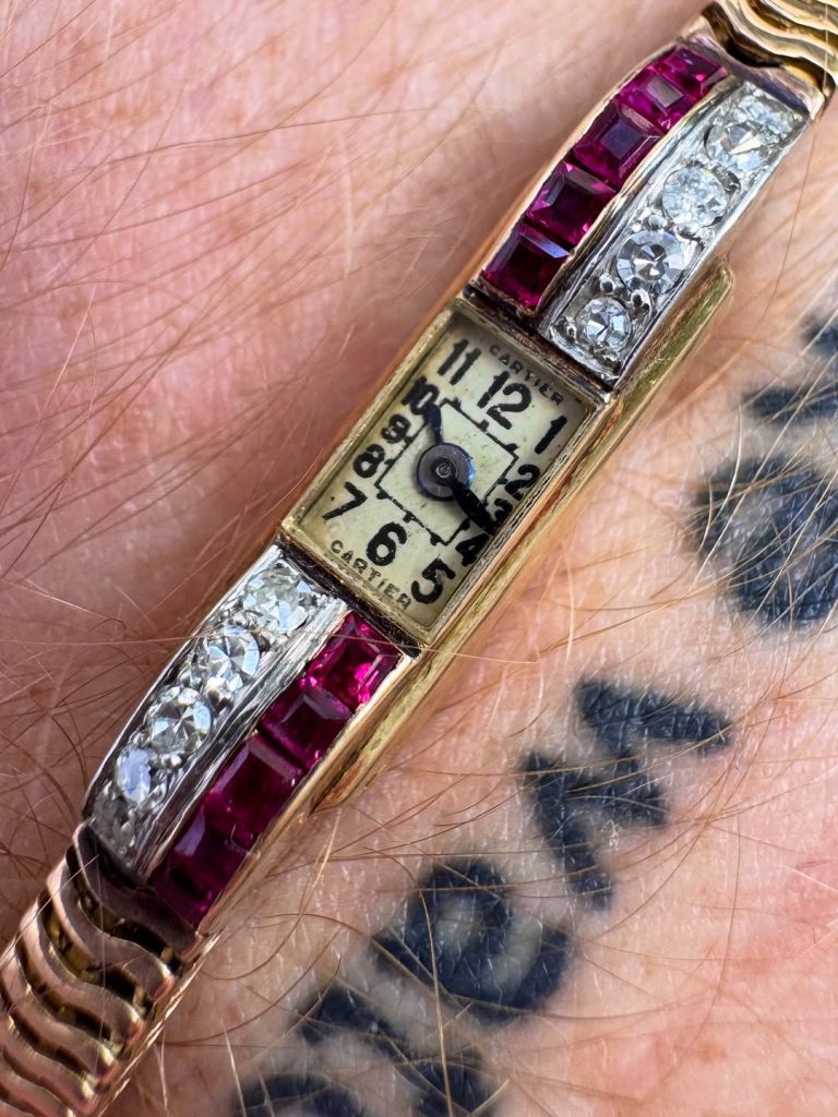 Quando Cartier Ridefinisce i Confini dell'Orologeria