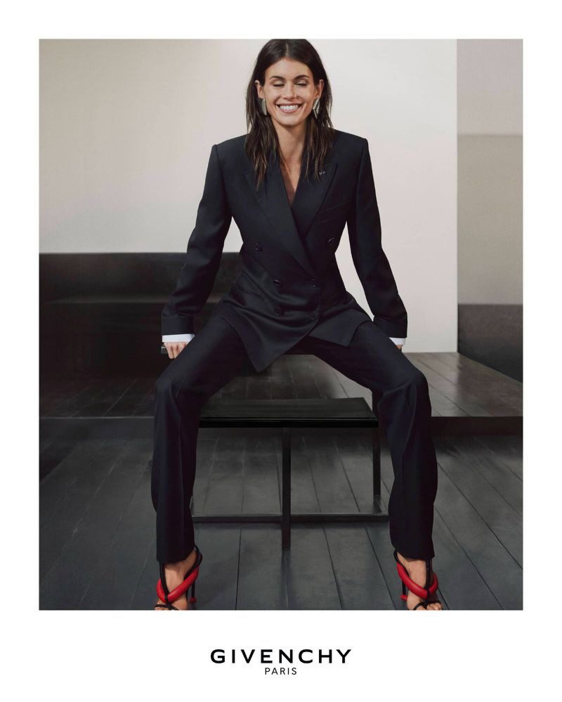 Kaia Gerber protagonista della nuova era Givenchy: quando la moda diventa arte pura 3 Kaia Gerber protagonista della nuova era Givenchy: quando la moda diventa arte pura