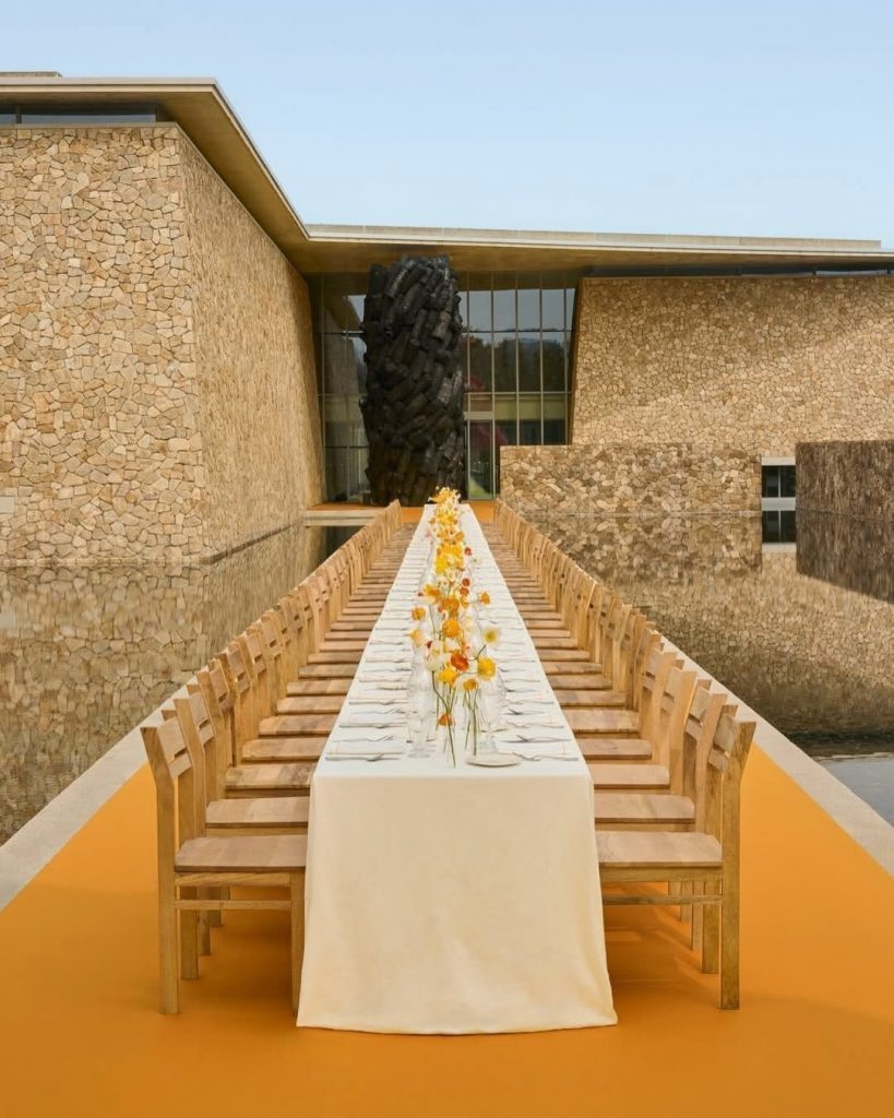 Quando il Minimalismo Incontra la Cultura: L'Esperienza Culinaria di Jacquemus in Corea del Sud