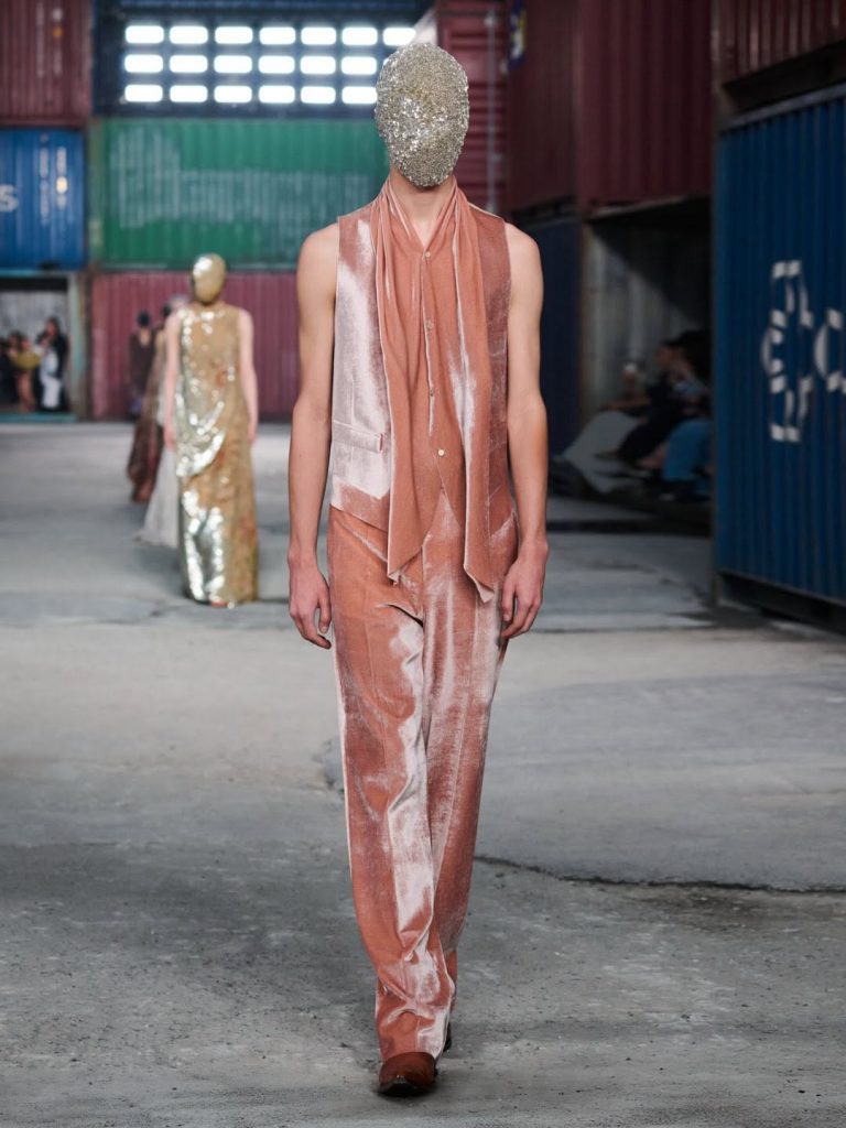 Il Futuro del Lusso: Maison Margiela Ridefinisce il Retail con un Concept Rivoluzionario a Shanghai