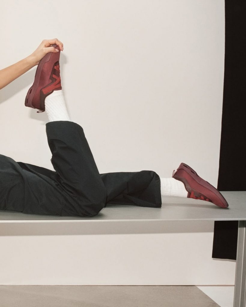 Zendaya Ridefinisce l'Activewear con "On"