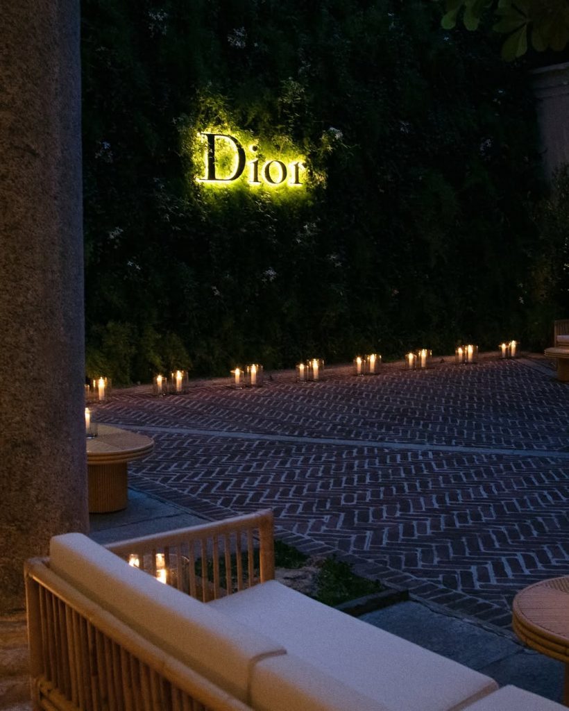Quando la Moda Illumina il Design: Le Lampade Corolle di Dior Maison al Salone
