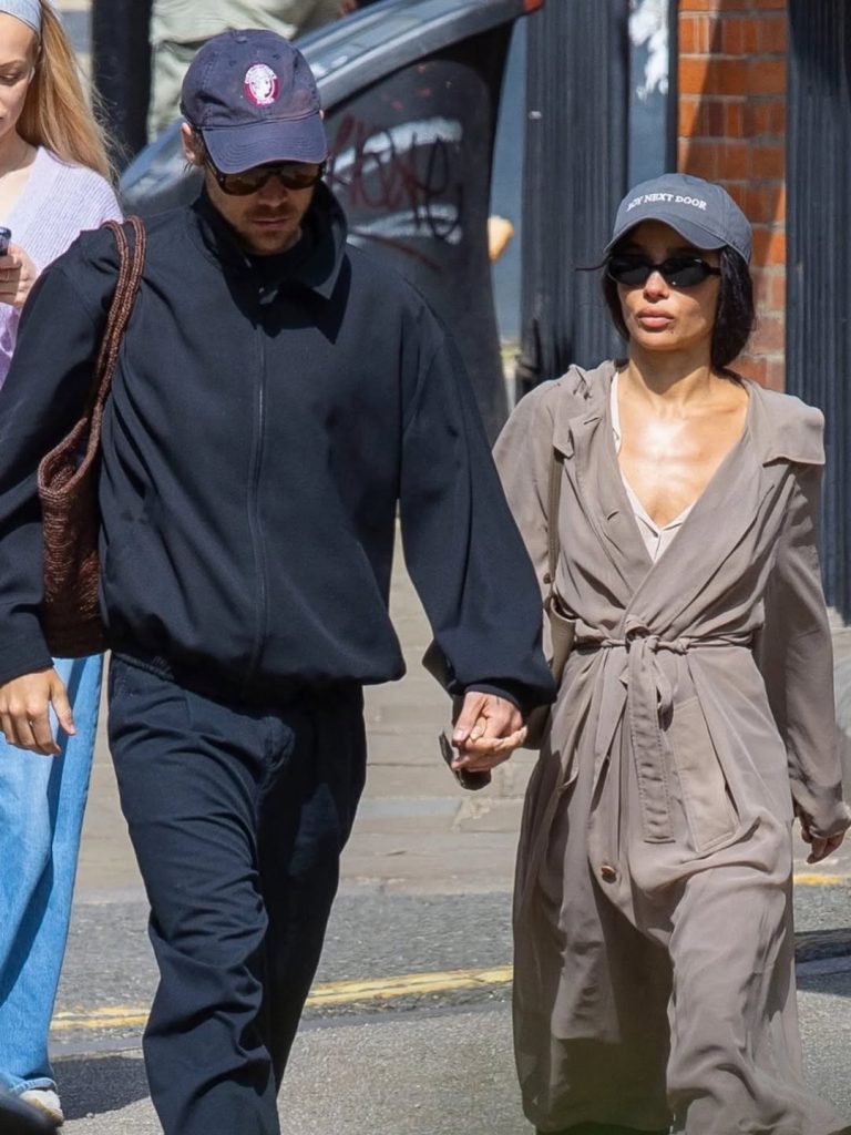 Rumor has it: Zoë Kravitz e Harry Styles fidanzamento confermato o solo gossip? 1 Rumor has it: Zoë Kravitz e Harry Styles fidanzamento confermato o solo gossip?