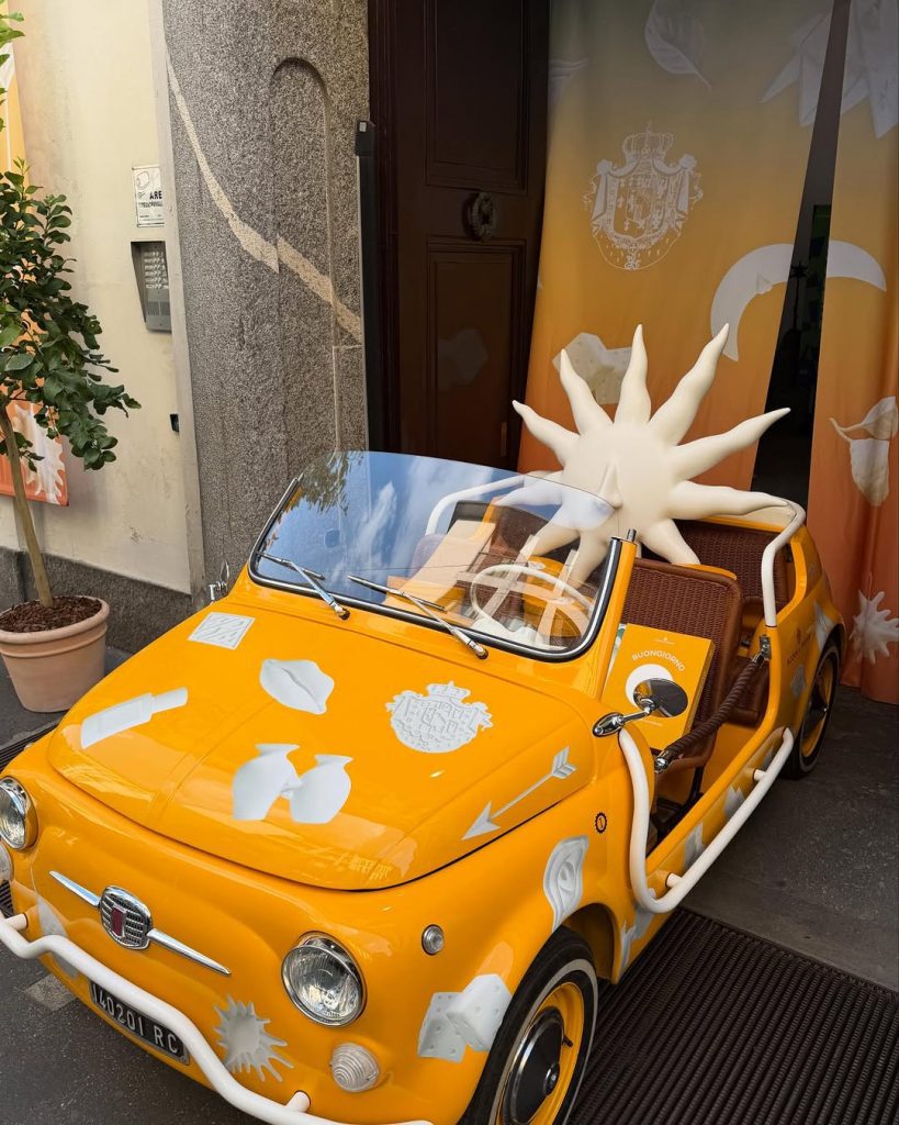 Quando una Candela Diventa Poesia: Il Chioschetto di Acqua di Parma Trasforma Milano