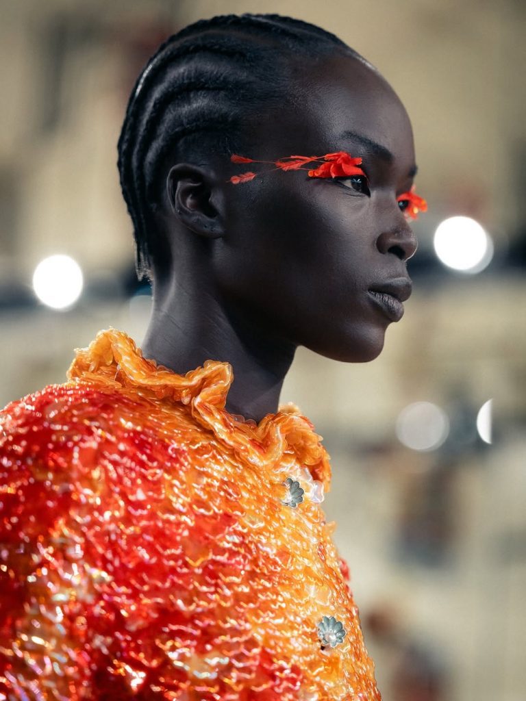 Inside Chanel Cruise: la firma silenziosa di Matthieu Blazy