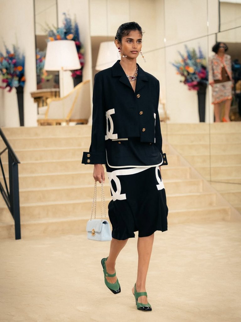 Inside Chanel Cruise: la firma silenziosa di Matthieu Blazy