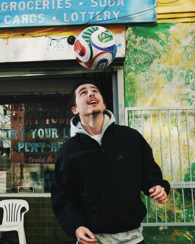 Da Hollywood al football culture: Timothée Chalamet conquista adidas 2 Da Hollywood al football culture: Timothée Chalamet conquista adidas